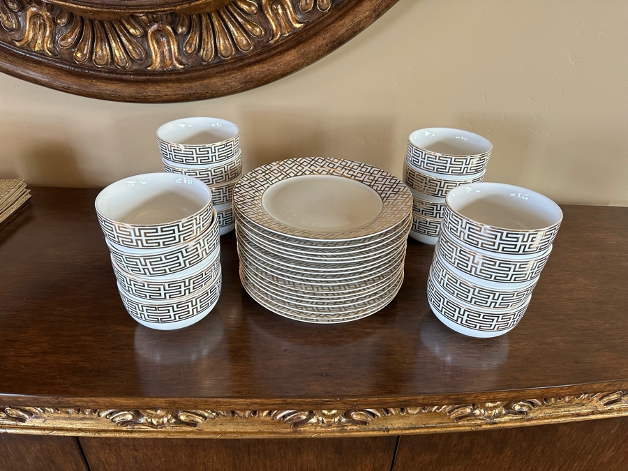 Soiree Porcelain Dinnerware From Z Gallerie 10.5R And 5.5R [CR]