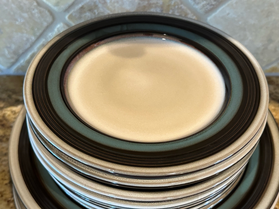 Elite By Gibson Dinner Plates 8.5W And 11.25W And Bowls 6.75W Set [CR] [Photo 5]