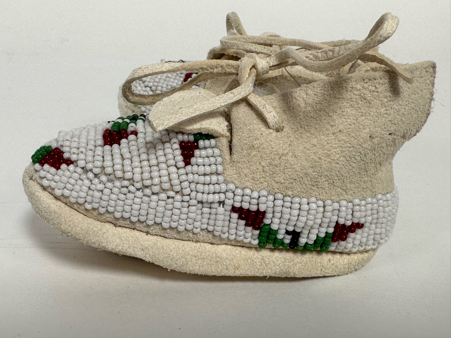 Pair Of Leather Beaded Native American Moccasins 4L [CA] [Photo 10]
