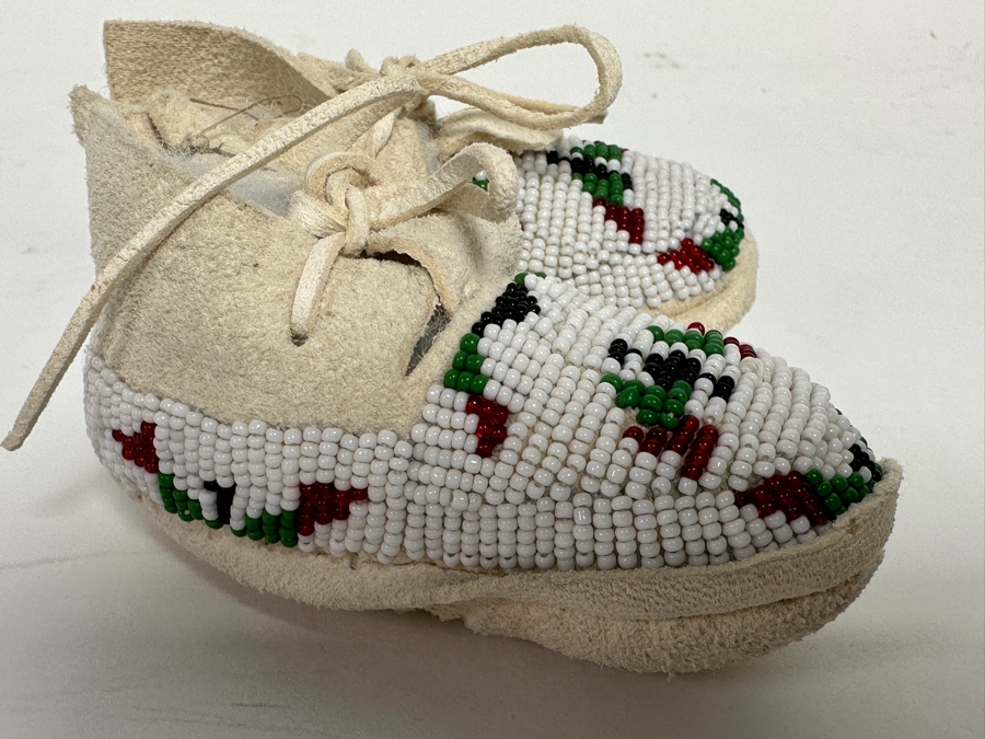 Pair Of Leather Beaded Native American Moccasins 4L [CA] [Photo 6]