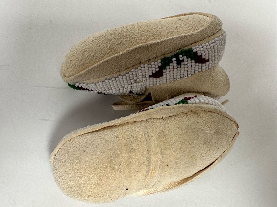 Pair Of Leather Beaded Native American Moccasins 4L [CA] [Photo 11]