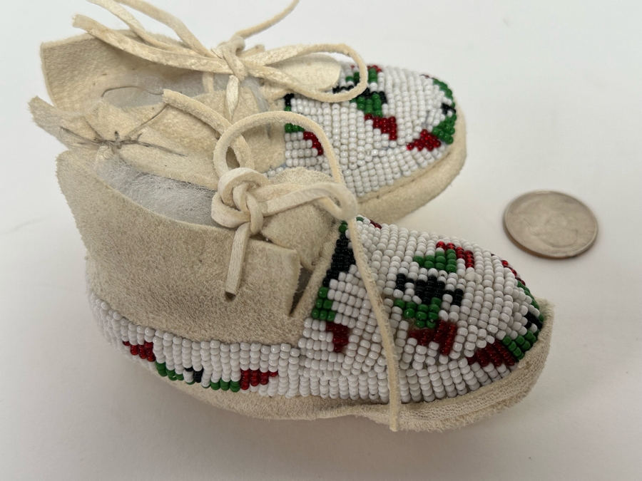 Pair Of Leather Beaded Native American Moccasins 4L [CA] [Photo 12]