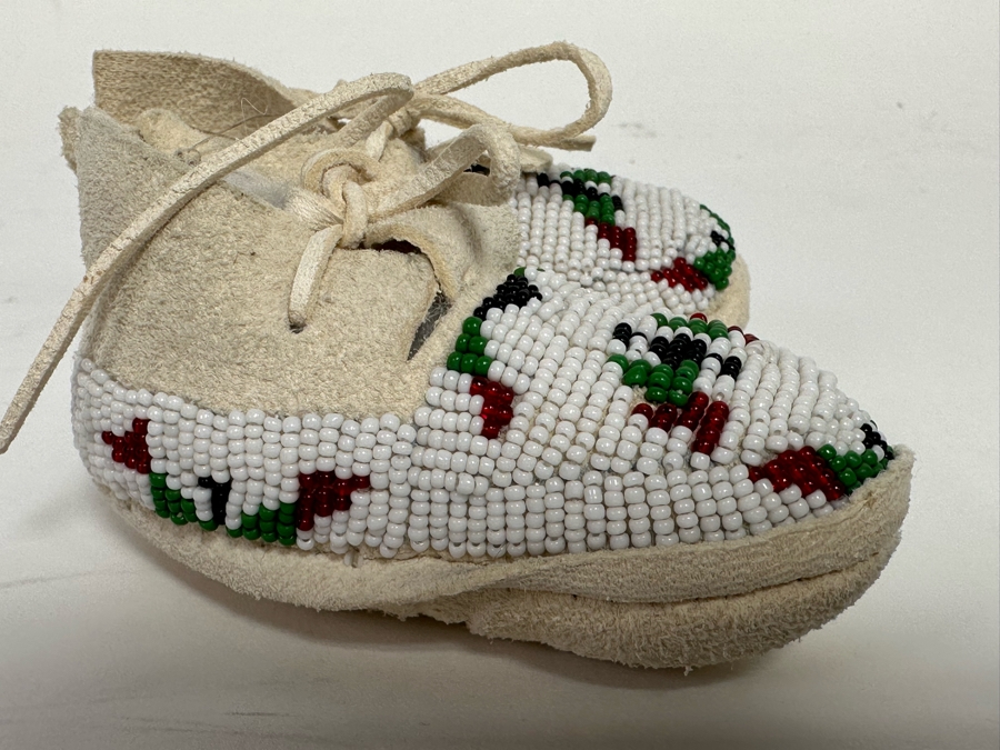 Pair Of Leather Beaded Native American Moccasins 4L [CA] [Photo 5]
