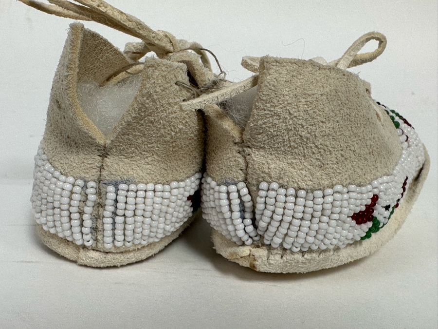 Pair Of Leather Beaded Native American Moccasins 4L [CA] [Photo 9]