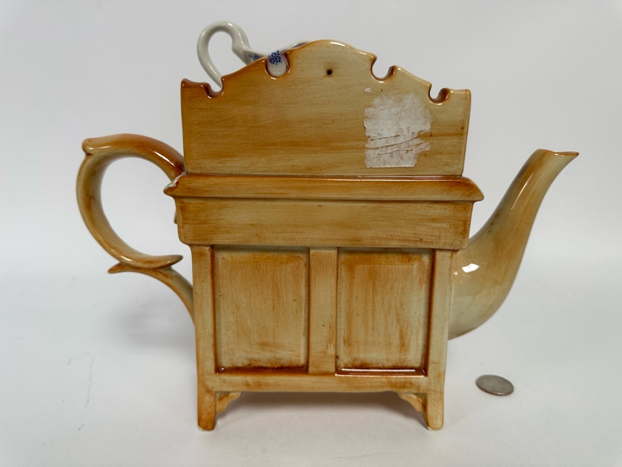 Cardew Design Teapot Made In England 12W X 3.5D X 9H [CA] [Photo 6]