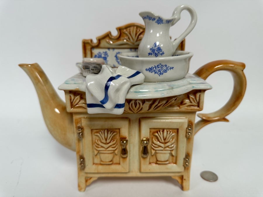 Cardew Design Teapot Made In England 12W X 3.5D X 9H [CA] [Photo 2]