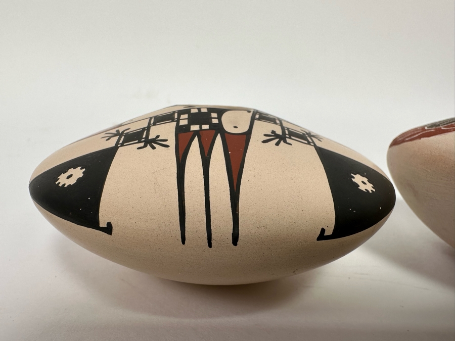 Pair Of Signed Pots Including, On Left, Mata Ortiz Native American Polychrome Pottery Jar By Angel Amayo 4W X 2H [CA] [Photo 6]