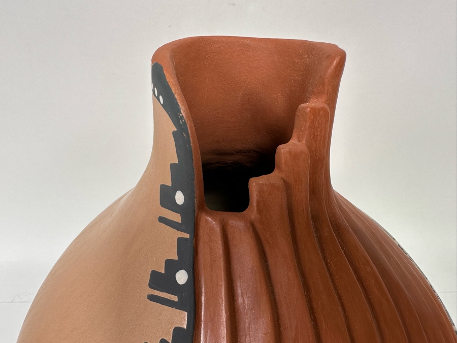 Signed Native American Jemez Pottery By Felicia Fragua 10W X 13H [CA] Retails $500 [Photo 7]