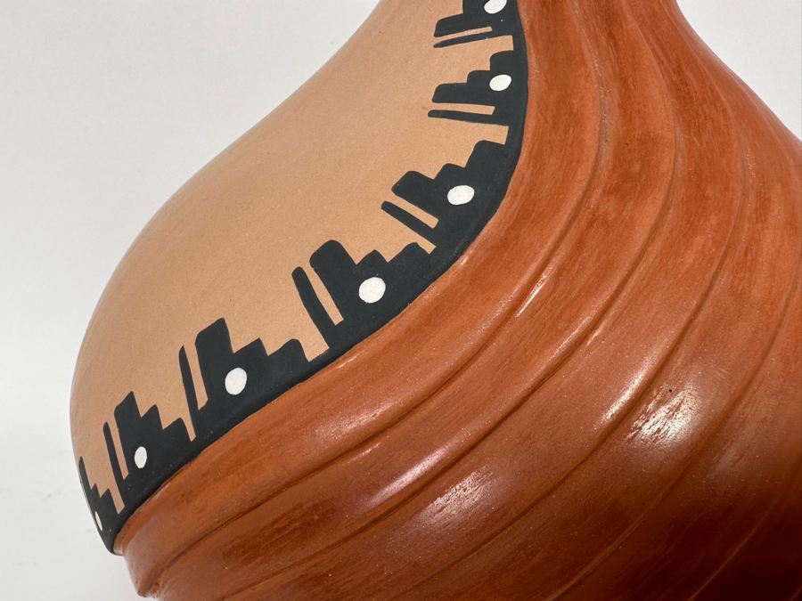 Signed Native American Jemez Pottery By Felicia Fragua 10W X 13H [CA] Retails $500 [Photo 6]