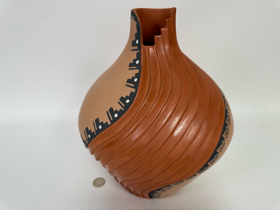 Signed Native American Jemez Pottery By Felicia Fragua 10W X 13H [CA] Retails $500 [Photo 4]