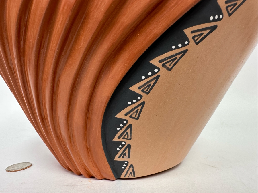 Signed Native American Jemez Pottery By Felicia Fragua 10W X 13H [CA] Retails $500 [Photo 5]