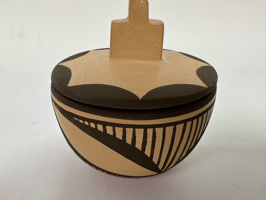 Eleanor Pino Griego Zia Pueblo Native American Pottery Pot With Lid 3.5W X 3.5H [CA] [Photo 4]