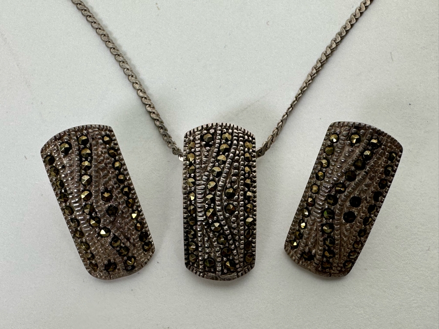 Vintage Sterling Silver Marcasite Pendant With 15' Sterling Necklace And Matching Earrings 12.8g [CA] [Photo 4]