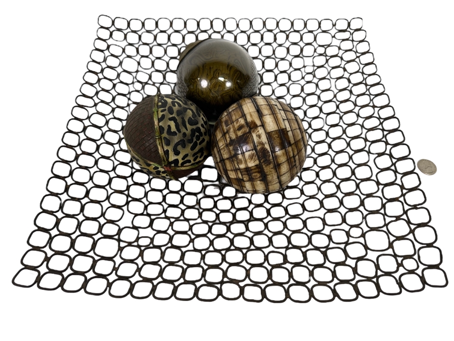 Metal Geometric Bowl With Three Decorative Balls 14 X 14.5 X 2H [CR]