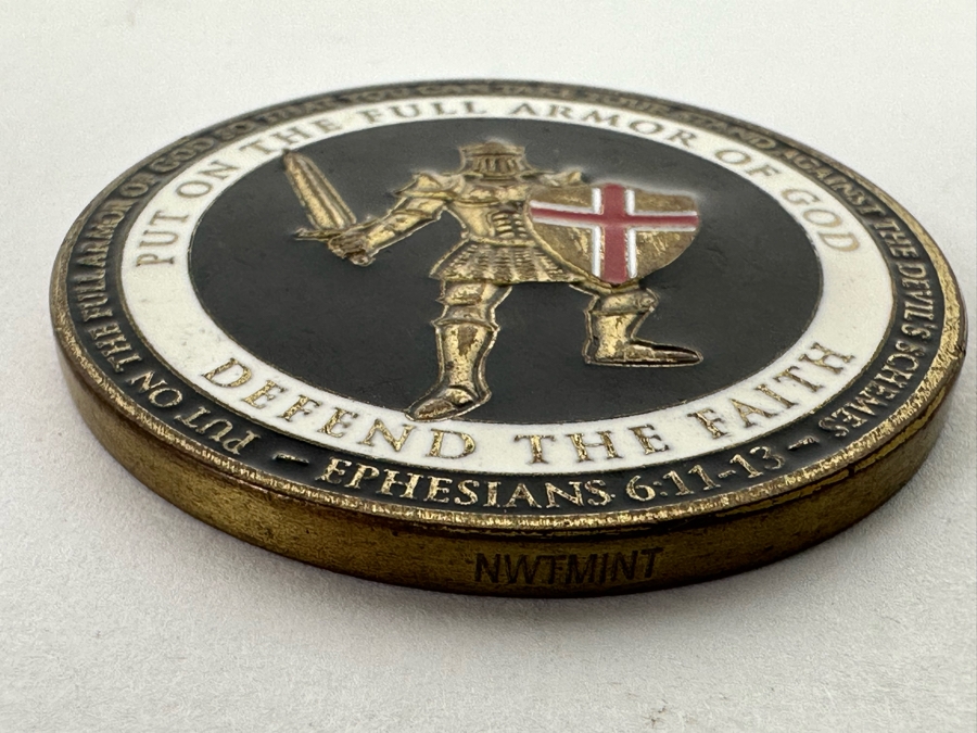 Northwest Territorial Mint NAVY Coin And Half Dollar Merry Christmas Coin With Donald And Melania Trump [Photo 6]