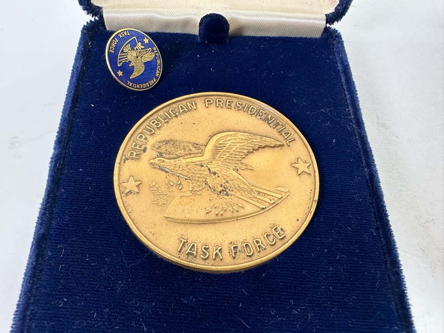 Ronald Reagan Republican Presidential Task Force Medal Of Merit With Presentation Box And Republican Presidential Task Force Pin [Photo 7]