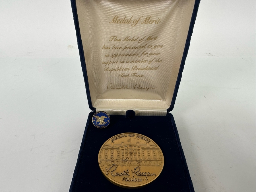 Ronald Reagan Republican Presidential Task Force Medal Of Merit With Presentation Box And Republican Presidential Task Force Pin [Photo 2]
