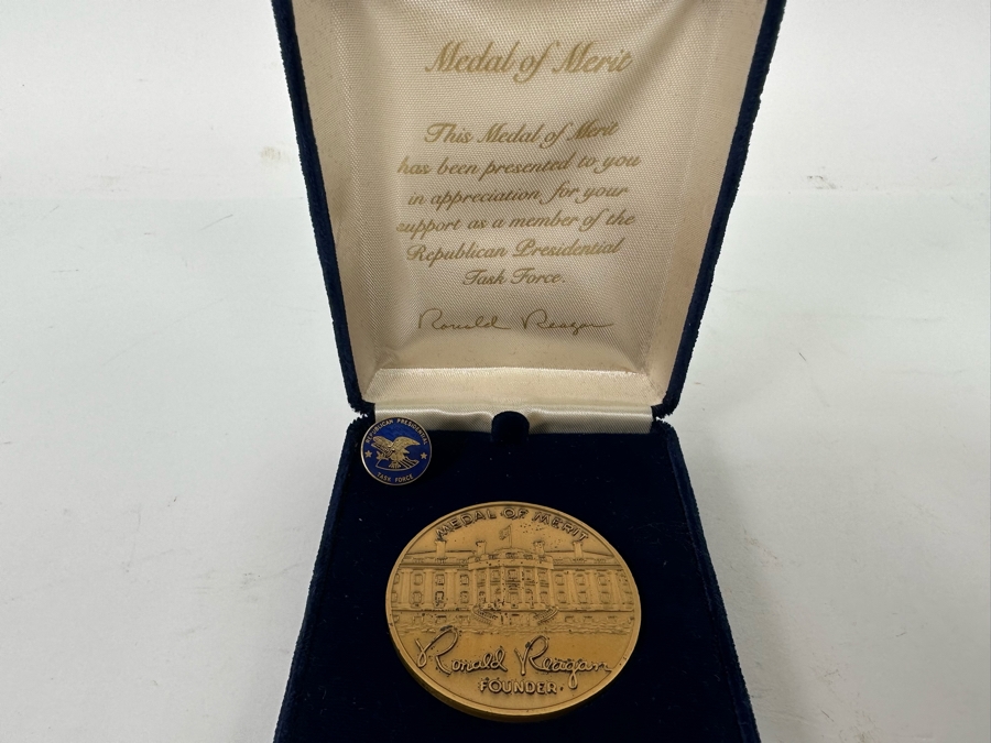 Ronald Reagan Republican Presidential Task Force Medal Of Merit With Presentation Box And Republican Presidential Task Force Pin [Photo 3]