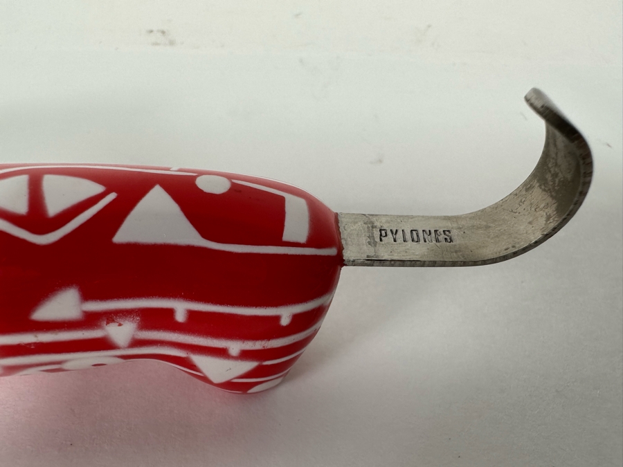 Pylones Filou Figural Dog Cake Server 10.5W X 3.5D X 1.5H [Photo 5]