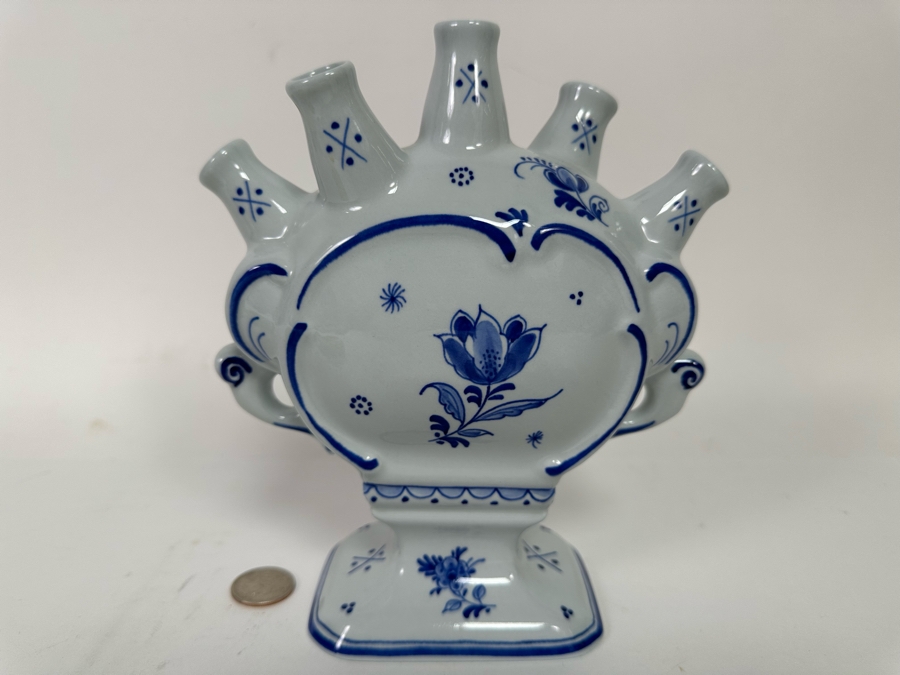Delft Porcelain Vase 6.5W X 3D X 8H Retails $277 [Photo 4]