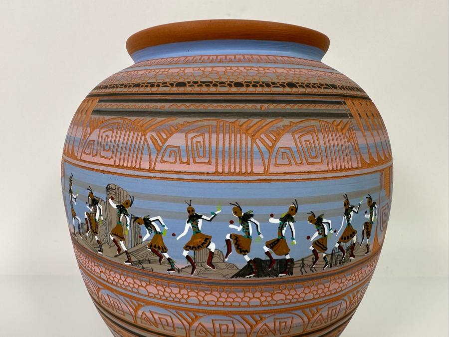 Ben Billy Navajo Native American Etched And Hand Painted Pottery 6W X 10H Retails $480 [Photo 4]