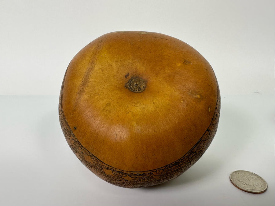 Pair Of Intricately Hand Carved Peruvian Gourds 3.5H and 4.25H [Photo 17]