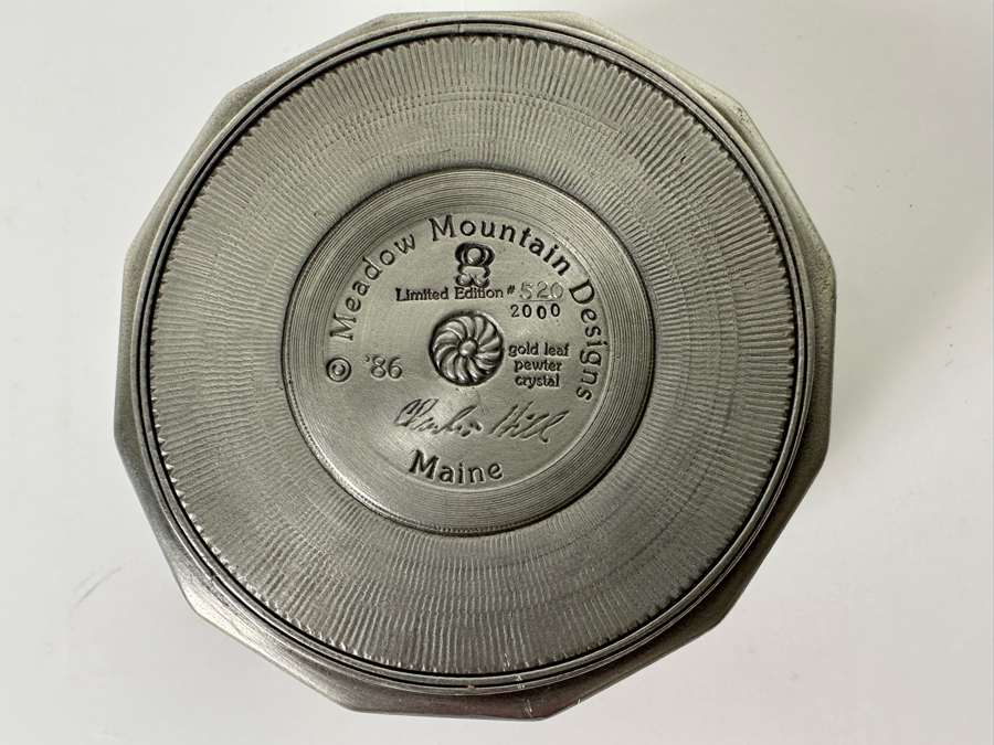 Limited Edition Meadow Mountain Designs Gold Leaf Pewter Crystal Paperweight Great Seal Of The United States E Pluribus Unum Eagle By Charles Hill 3.5W [Photo 2]