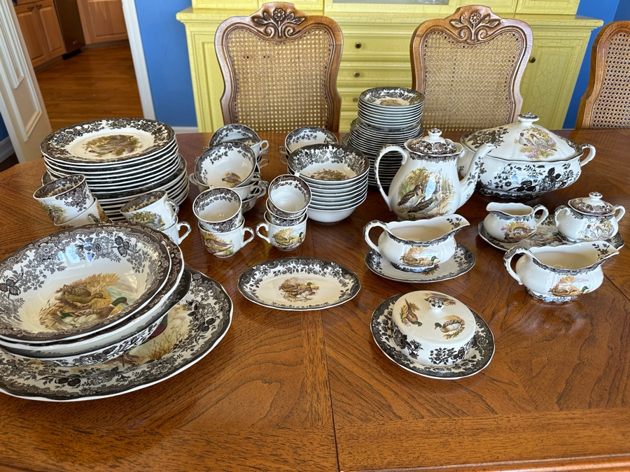 The Royal Worcester Group Palissy England Game Series China Service - See Photos [Photo 4]