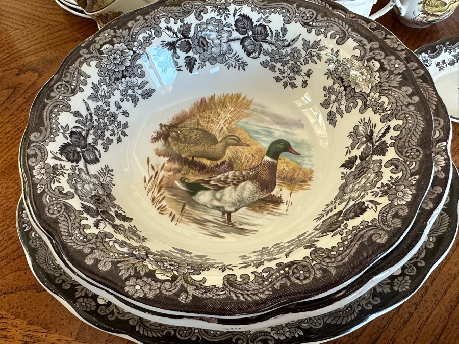 The Royal Worcester Group Palissy England Game Series China Service - See Photos [Photo 5]