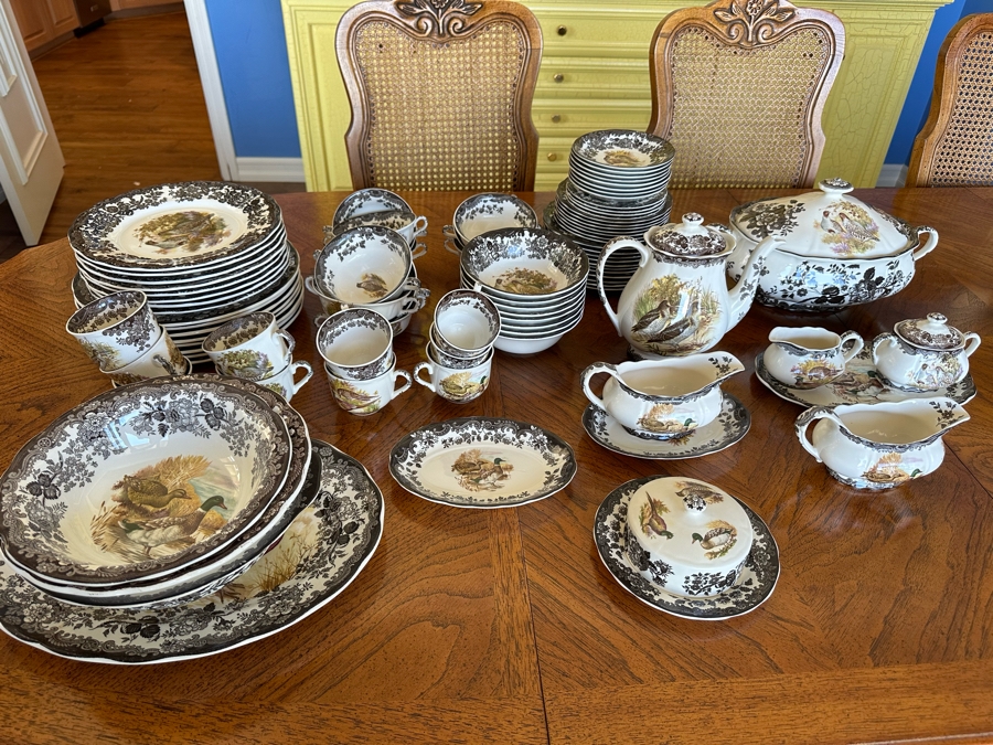 The Royal Worcester Group Palissy England Game Series China Service - See Photos [Photo 2]