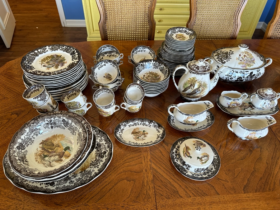 The Royal Worcester Group Palissy England Game Series China Service - See Photos [Photo 3]