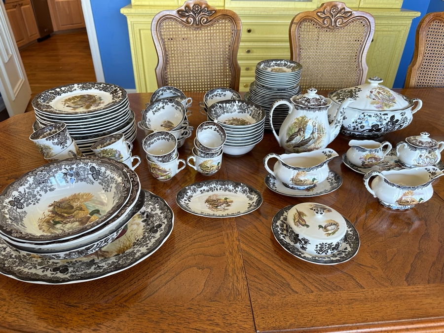 The Royal Worcester Group Palissy England Game Series China Service - See Photos [Photo 1]