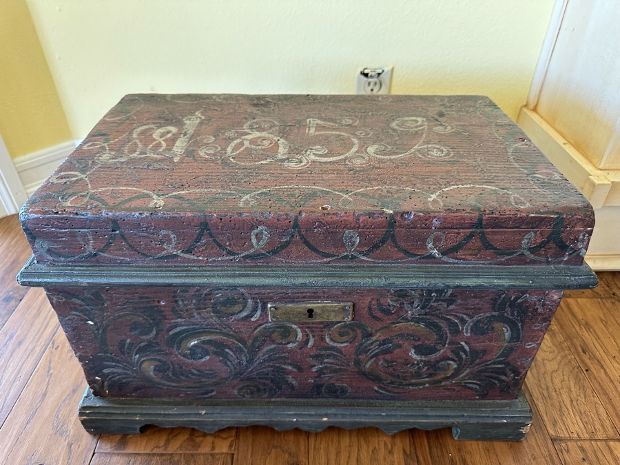 Vintage Hand Painted Wooden Box 21W X 13D X 12H [Photo 1]