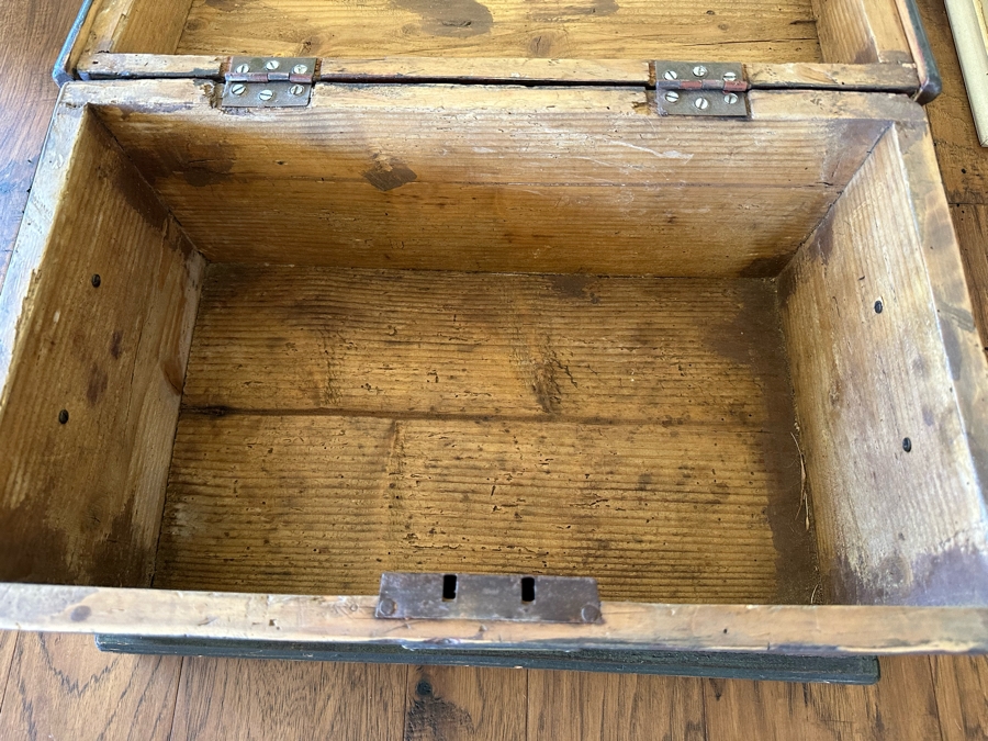Vintage Hand Painted Wooden Box 21W X 13D X 12H [Photo 7]
