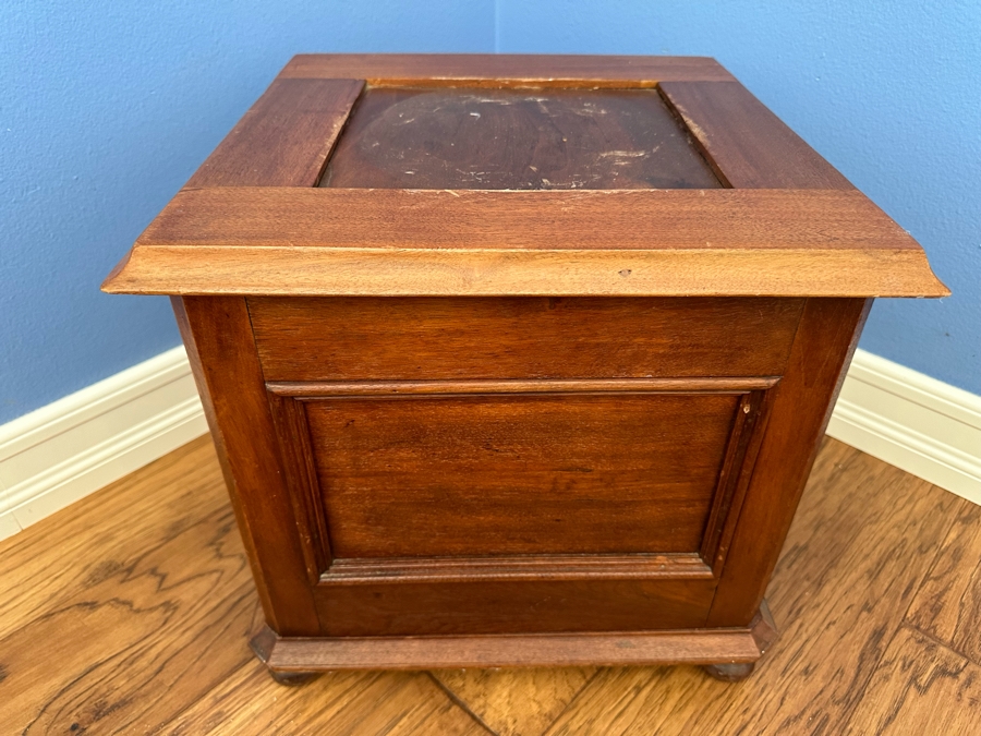 Antique Wooden Commode 15.5H [Photo 2]
