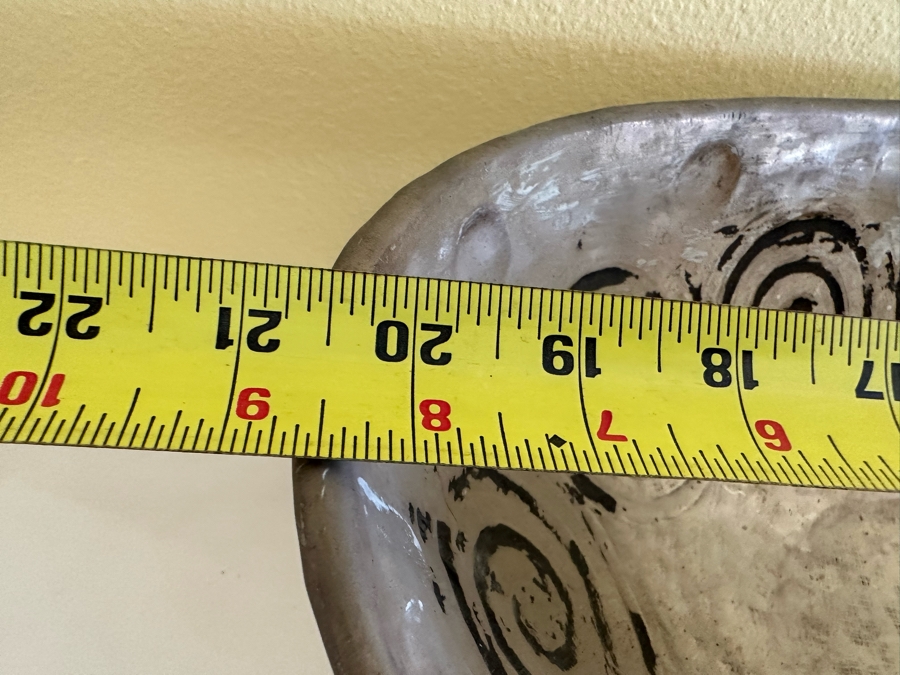 Decorative Silver Tone Centerpiece Bowl 20.5W X 11.5D X 8H [Photo 7]