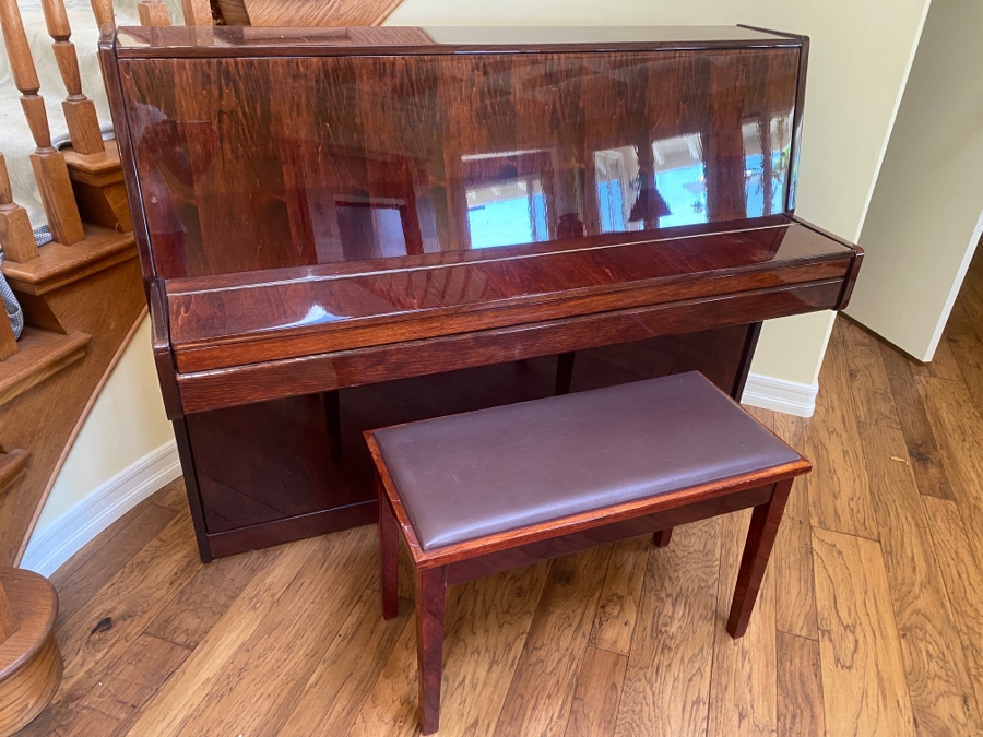 Stunning Hallet, Davis & Co Boston Lacquer Finish Upright Piano With Bench