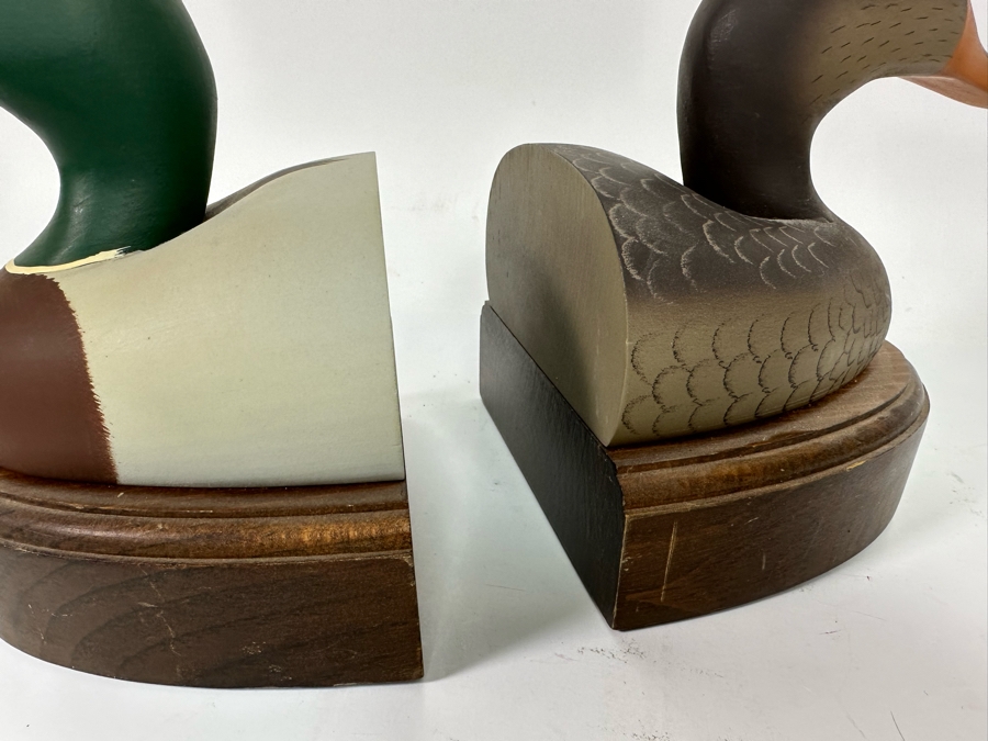 Pair Of Wooden Duck Decoy Bookends With Leatherbound The Adventures Of Huckleberry Finn Book By Mark Twain Franklin Mint [Photo 7]