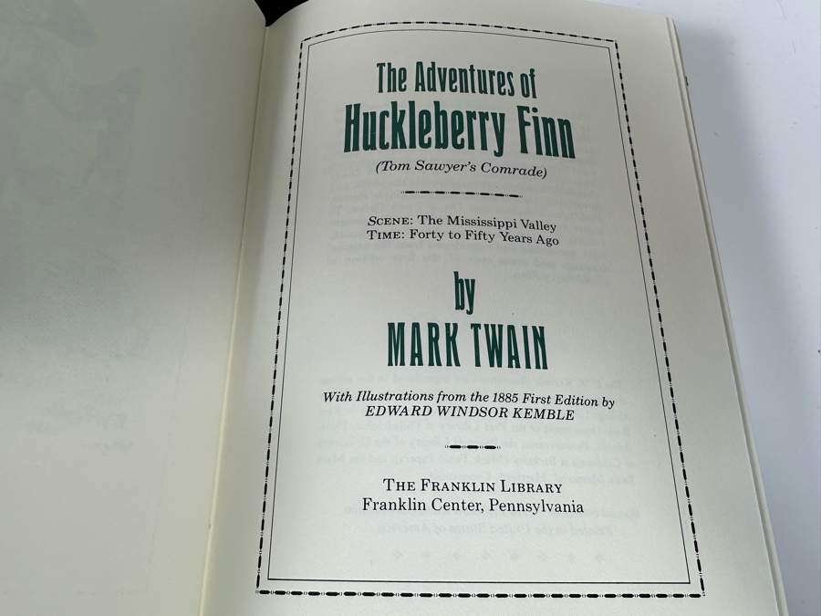 Pair Of Wooden Duck Decoy Bookends With Leatherbound The Adventures Of Huckleberry Finn Book By Mark Twain Franklin Mint [Photo 9]