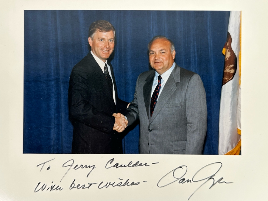 Hand Signed Dan Quayle Photograph Of Vice President Of United States 1989-1993 With Client 7 X 5 [Photo 1]