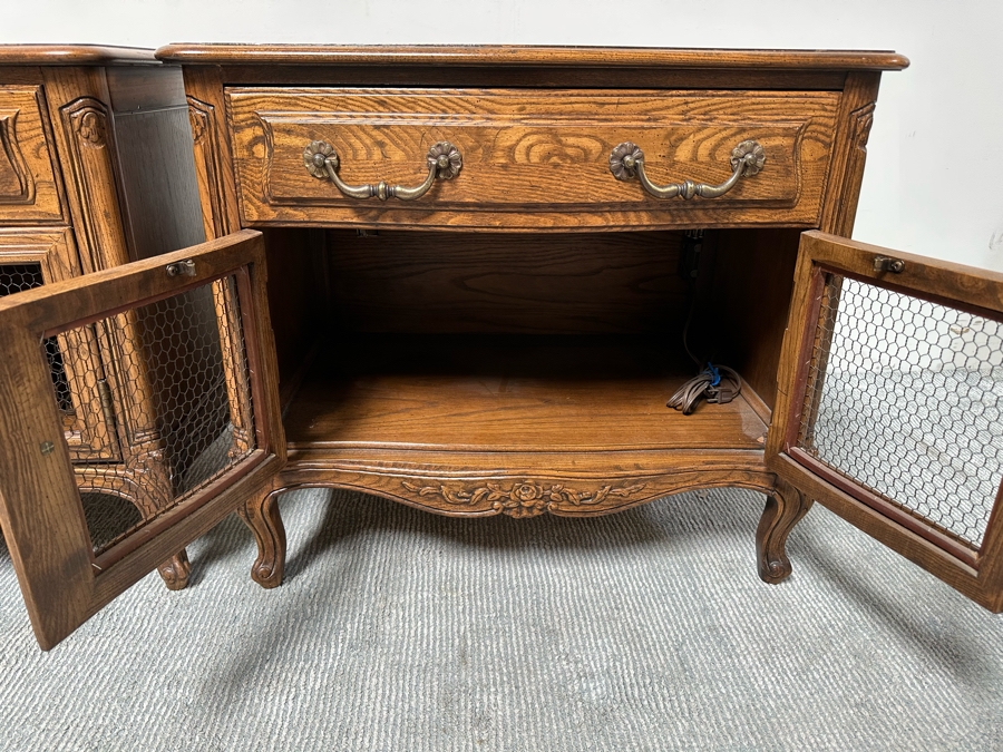 Pair Of Henredon Four Centuries Wooden Nightstands 28W X 19D X 25H [Photo 8]
