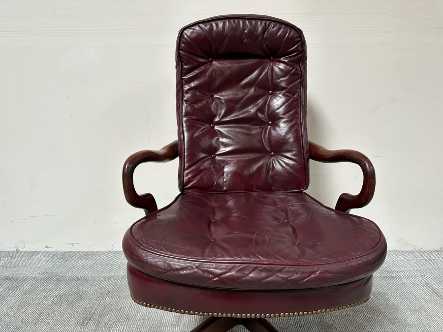 Classic Leather Executive Desk Chair With Brass Nailhead Trim [Photo 4]