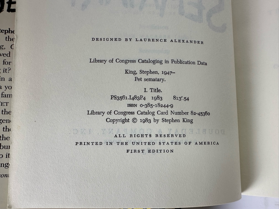 Stephen King Hardcover Books Including First Edition Pet Sematary Book [Photo 6]