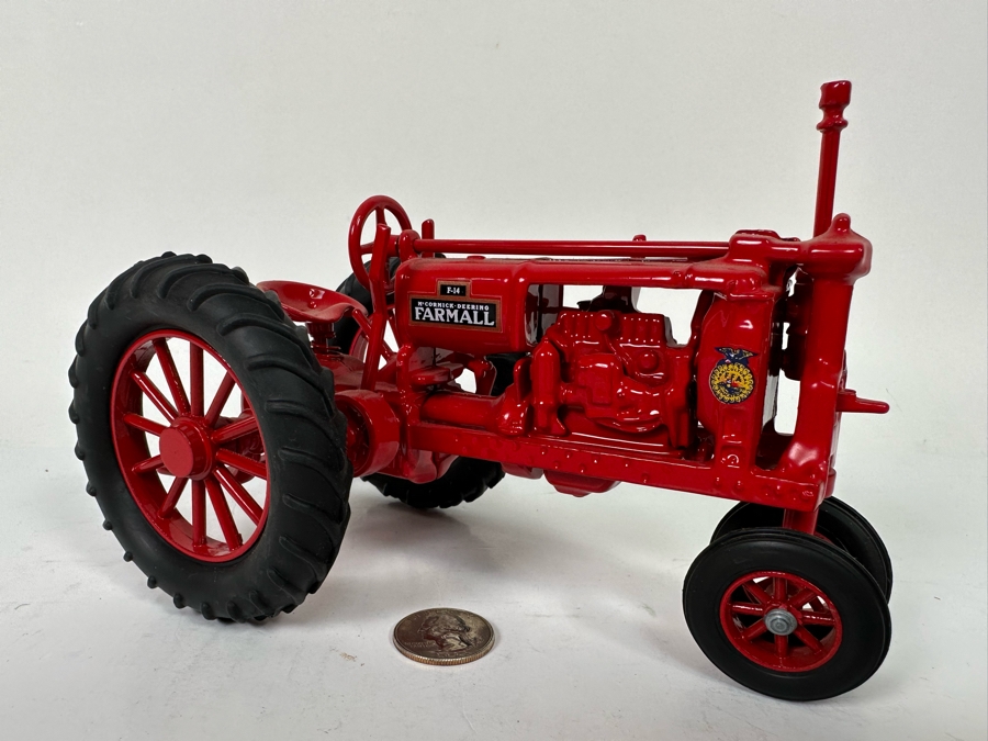 Farmall F-14 Iowa FFA 2001 Special Edition 1:16 Toy Tractor Scale Model 8W X 4D X 4.5H [Photo 9]