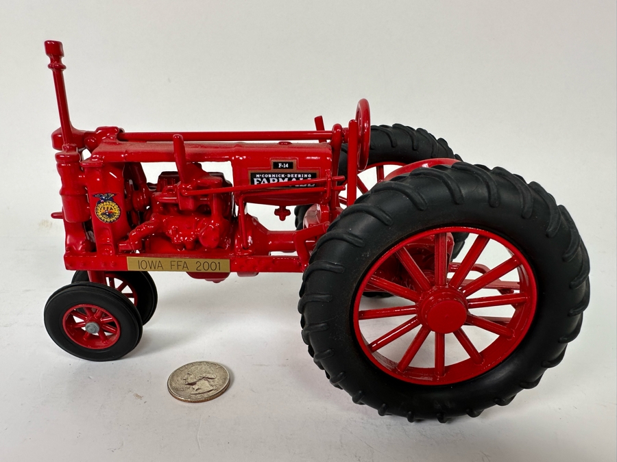 Farmall F-14 Iowa FFA 2001 Special Edition 1:16 Toy Tractor Scale Model 8W X 4D X 4.5H [Photo 3]