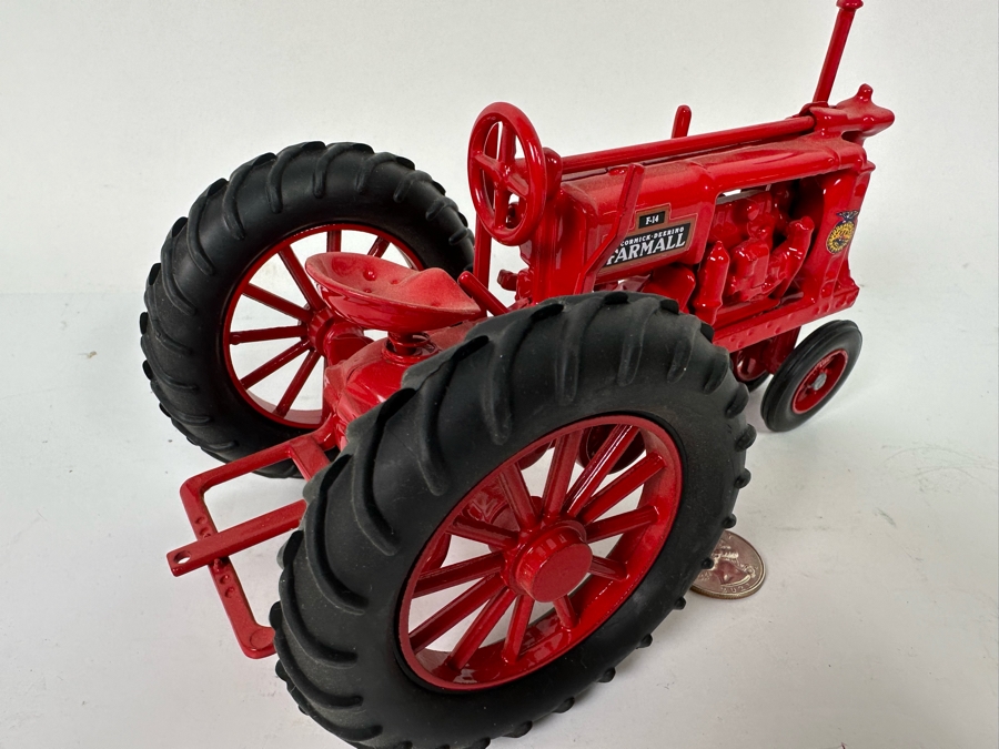 Farmall F-14 Iowa FFA 2001 Special Edition 1:16 Toy Tractor Scale Model 8W X 4D X 4.5H [Photo 11]