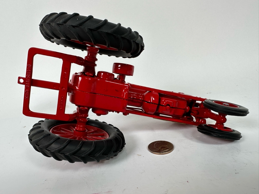 Farmall F-14 Iowa FFA 2001 Special Edition 1:16 Toy Tractor Scale Model 8W X 4D X 4.5H [Photo 12]