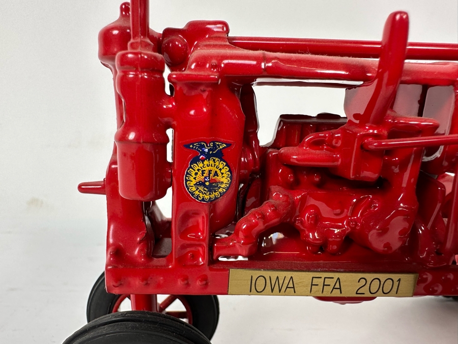 Farmall F-14 Iowa FFA 2001 Special Edition 1:16 Toy Tractor Scale Model 8W X 4D X 4.5H [Photo 5]