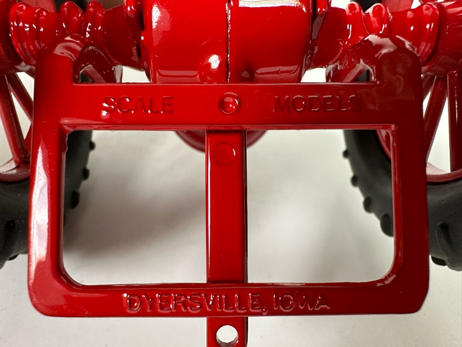 Farmall F-14 Iowa FFA 2001 Special Edition 1:16 Toy Tractor Scale Model 8W X 4D X 4.5H [Photo 14]