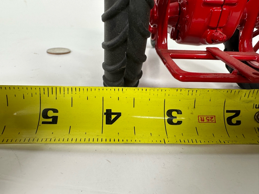 Farmall F-14 Iowa FFA 2001 Special Edition 1:16 Toy Tractor Scale Model 8W X 4D X 4.5H [Photo 16]